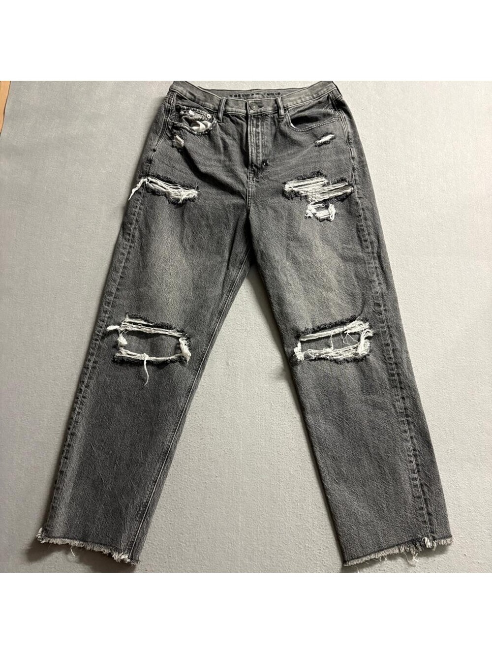 American Eagle Real Good Mom Jeans Womens 12 Gray Distressed High Rise Raw Hem
